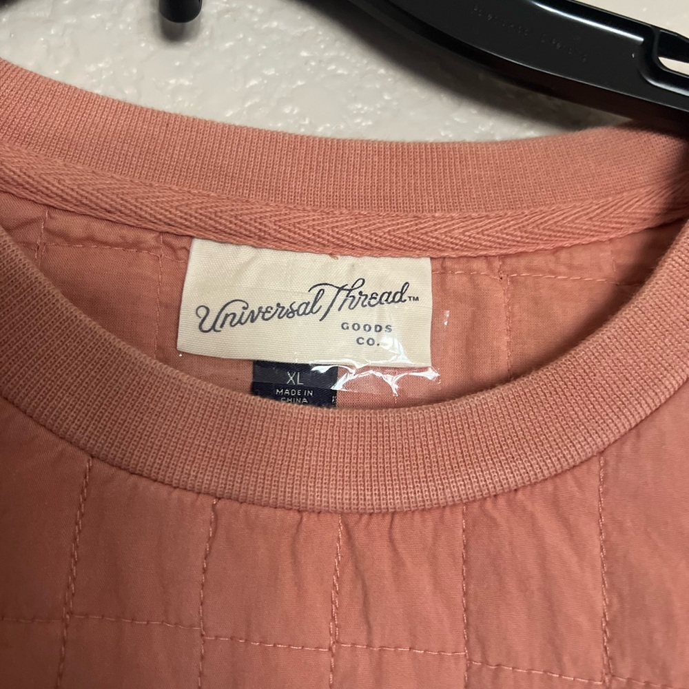Universal Thread XL QUILTED PULLOVER - Picture 2 of 10